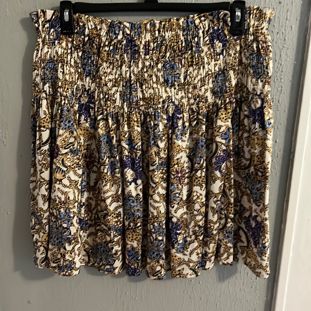 Very cute & flowy skirt